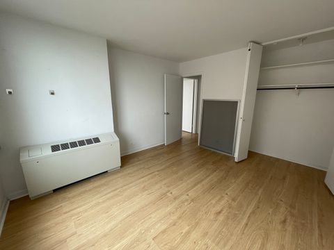 Tiny photo for 5601 N Sheridan Road #14E, Chicago, IL 60660 (MLS # 12554320)