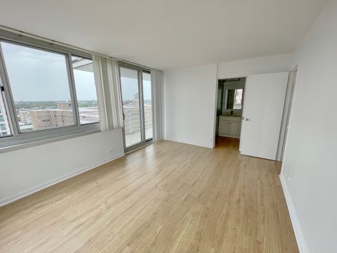 Tiny photo for 5601 N Sheridan Road #14E, Chicago, IL 60660 (MLS # 12554320)