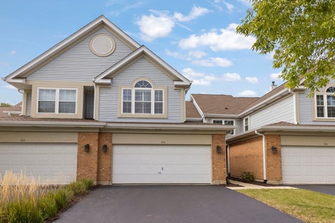 Photo of 314 CIMARRON Road, Lombard, IL 60148 (MLS # 12753275)