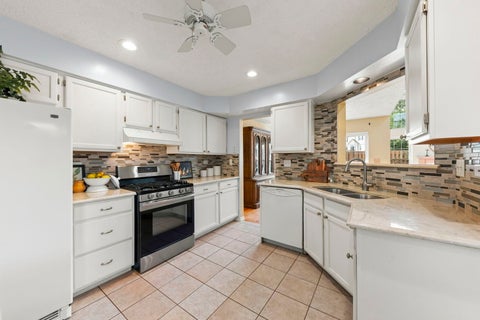Tiny photo for 314 CIMARRON Road, Lombard, IL 60148 (MLS # 12753275)