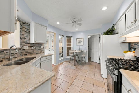 Tiny photo for 314 CIMARRON Road, Lombard, IL 60148 (MLS # 12753275)