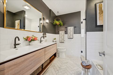 Tiny photo for 1954 N DAMEN Avenue #2, Chicago, IL 60647 (MLS # 12600568)