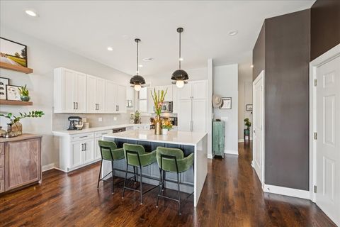 Tiny photo for 1954 N DAMEN Avenue #2, Chicago, IL 60647 (MLS # 12600568)