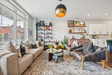 Tiny photo for 1954 N DAMEN Avenue #2, Chicago, IL 60647 (MLS # 12600568)