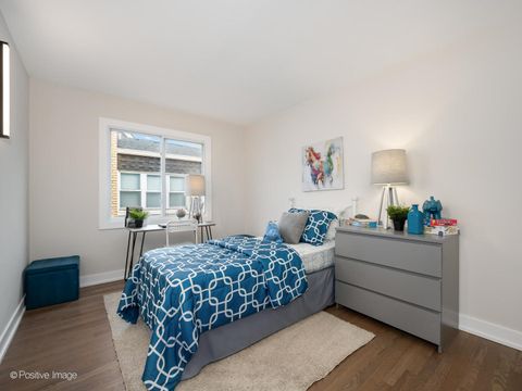 Tiny photo for 1414 W Sherwin Avenue #B, Chicago, IL 60626 (MLS # 12581051)