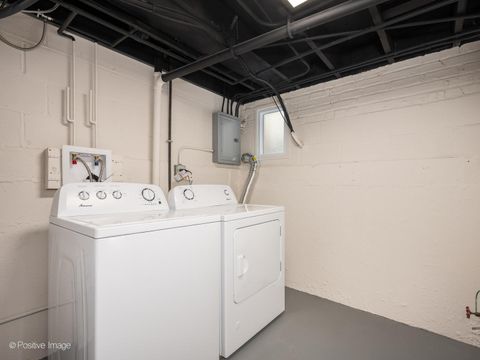 Tiny photo for 1414 W Sherwin Avenue #B, Chicago, IL 60626 (MLS # 12581051)