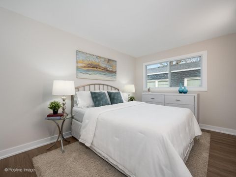 Tiny photo for 1414 W Sherwin Avenue #B, Chicago, IL 60626 (MLS # 12581051)