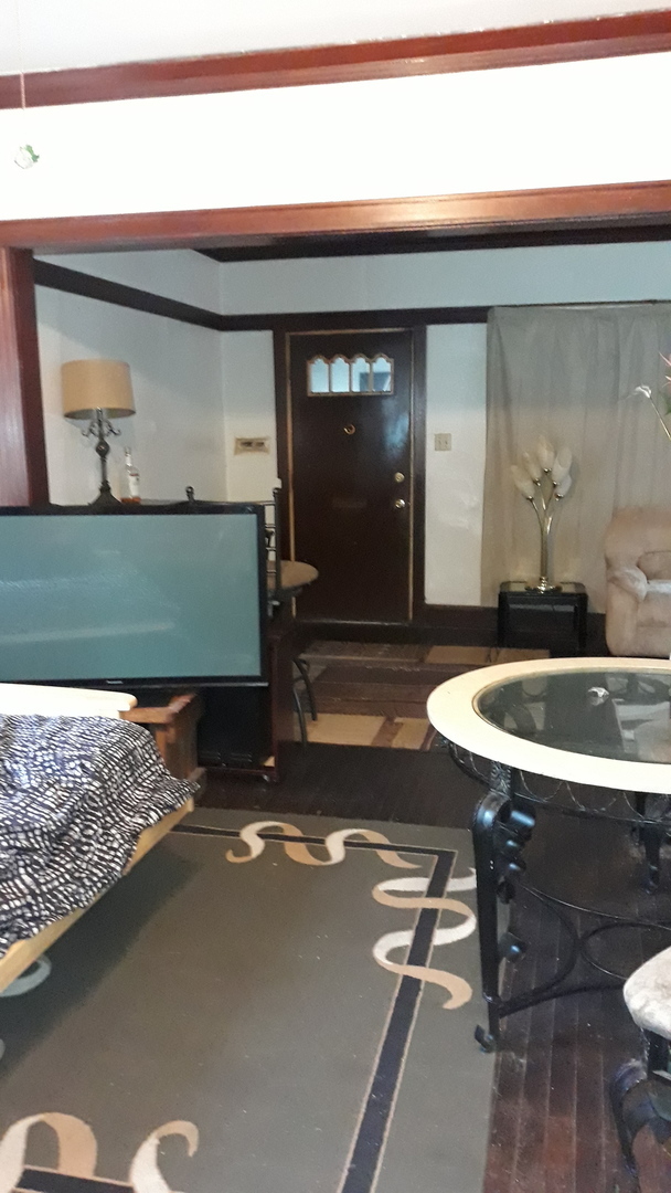 11337 S Parnell Avenue