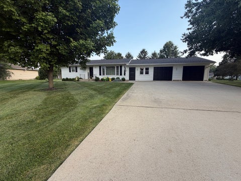 Photo of 28121 Woodside Drive, Rock Falls, IL 61071 (MLS # 12724774)