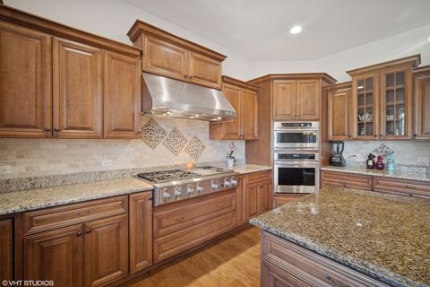 Tiny photo for 7 Preston Court, Lincolnshire, IL 60069 (MLS # 12539404)