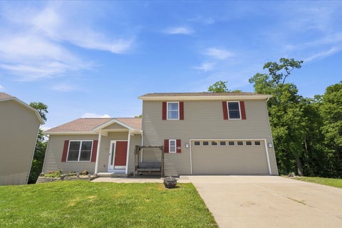 Photo of 11 Oakley Drive, Leclaire, IA 52753 (MLS # 12700918)
