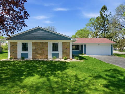 Tiny photo for 20 Emerson Drive, Schaumburg, IL 60194 (MLS # 12626544)