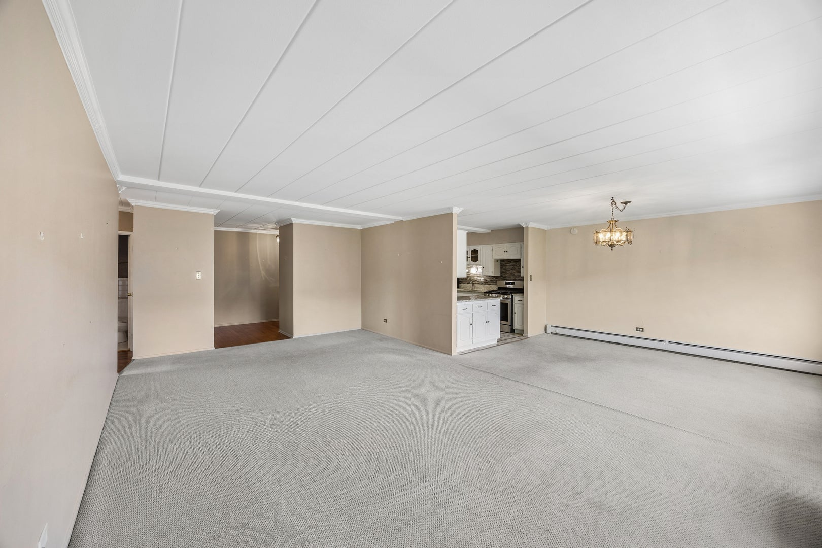 1139 Leavitt Avenue 305