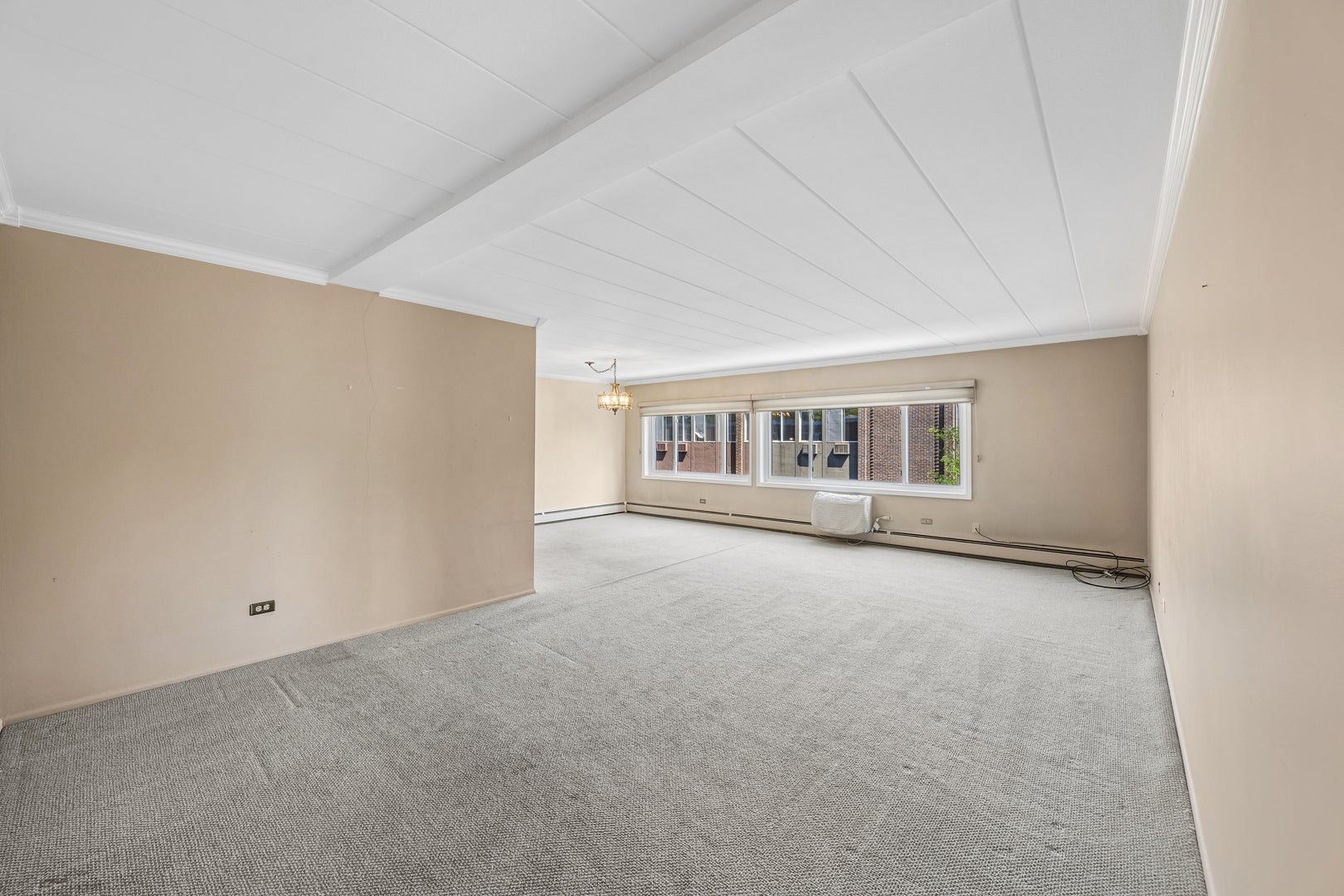1139 Leavitt Avenue 305