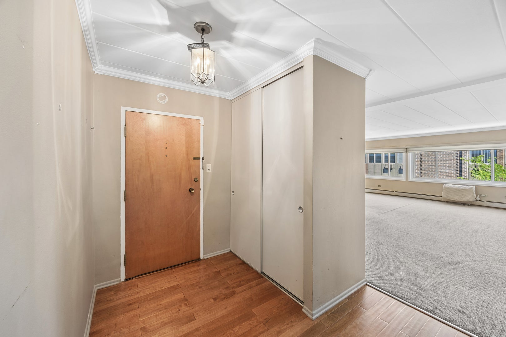 1139 Leavitt Avenue 305