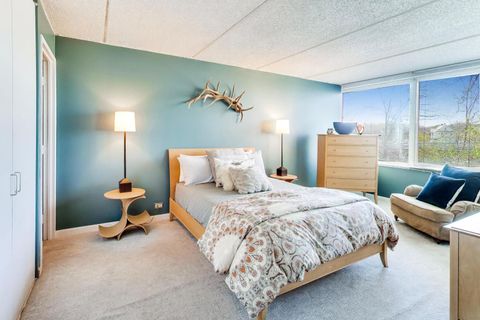 Tiny photo for 2024 Saint Johns Avenue #301, Highland Park, IL 60035 (MLS # 12623041)