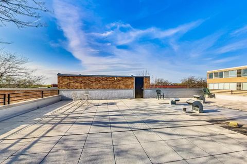Tiny photo for 2024 Saint Johns Avenue #301, Highland Park, IL 60035 (MLS # 12623041)