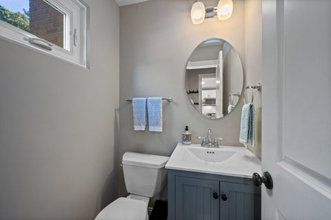 Tiny photo for 305 Wilshire Drive W, Wilmette, IL 60091 (MLS # 12787235)