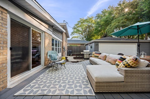 Tiny photo for 305 Wilshire Drive W, Wilmette, IL 60091 (MLS # 12787235)