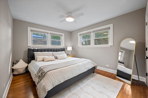 Tiny photo for 305 Wilshire Drive W, Wilmette, IL 60091 (MLS # 12787235)
