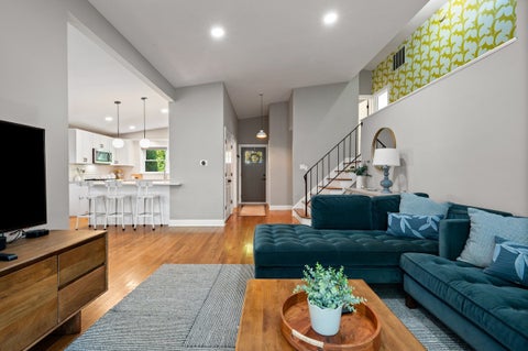 Tiny photo for 305 Wilshire Drive W, Wilmette, IL 60091 (MLS # 12787235)