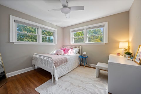 Tiny photo for 305 Wilshire Drive W, Wilmette, IL 60091 (MLS # 12787235)