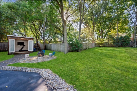 Tiny photo for 305 Wilshire Drive W, Wilmette, IL 60091 (MLS # 12787235)