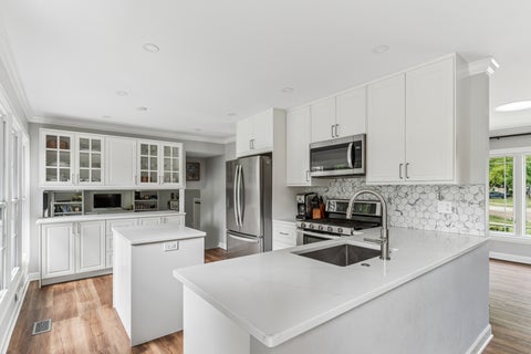 Tiny photo for 413 Catalpa Lane, Libertyville, IL 60048 (MLS # 12673407)