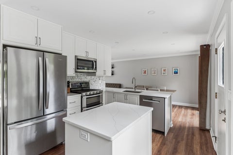 Tiny photo for 413 Catalpa Lane, Libertyville, IL 60048 (MLS # 12673407)