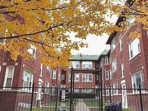 4652 N Saint Louis Avenue 3E Chicago IL 60625