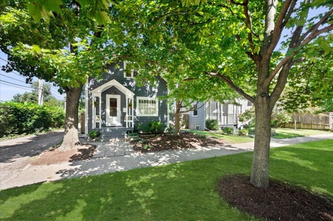 Tiny photo for 1213 Oakton Street, Evanston, IL 60202 (MLS # 12772616)
