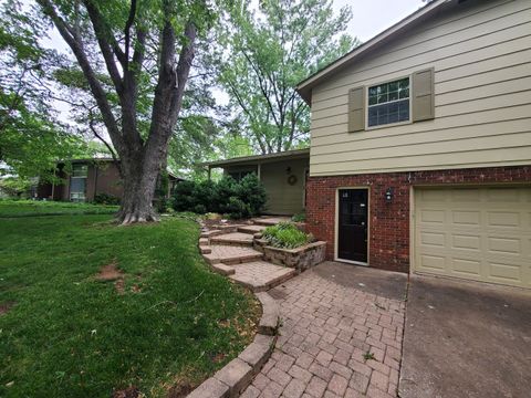 Tiny photo for 103 N Lark Lane, Carbondale, IL 62901 (MLS # 12629167)
