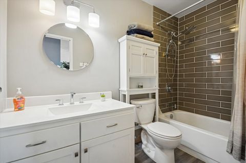 Tiny photo for 5320 N Sheridan Road #2502, Chicago, IL 60640 (MLS # 12570612)