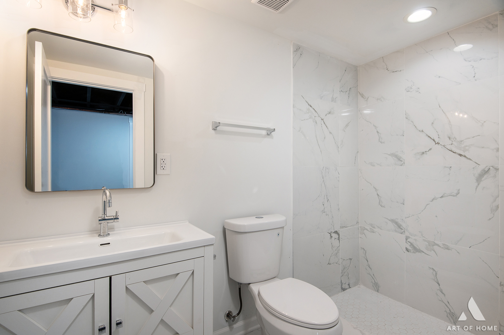 Berwyn, Illinois 60402, United States, 5 Bedrooms Bedrooms, ,3 BathroomsBathrooms,Residential,Active,241148