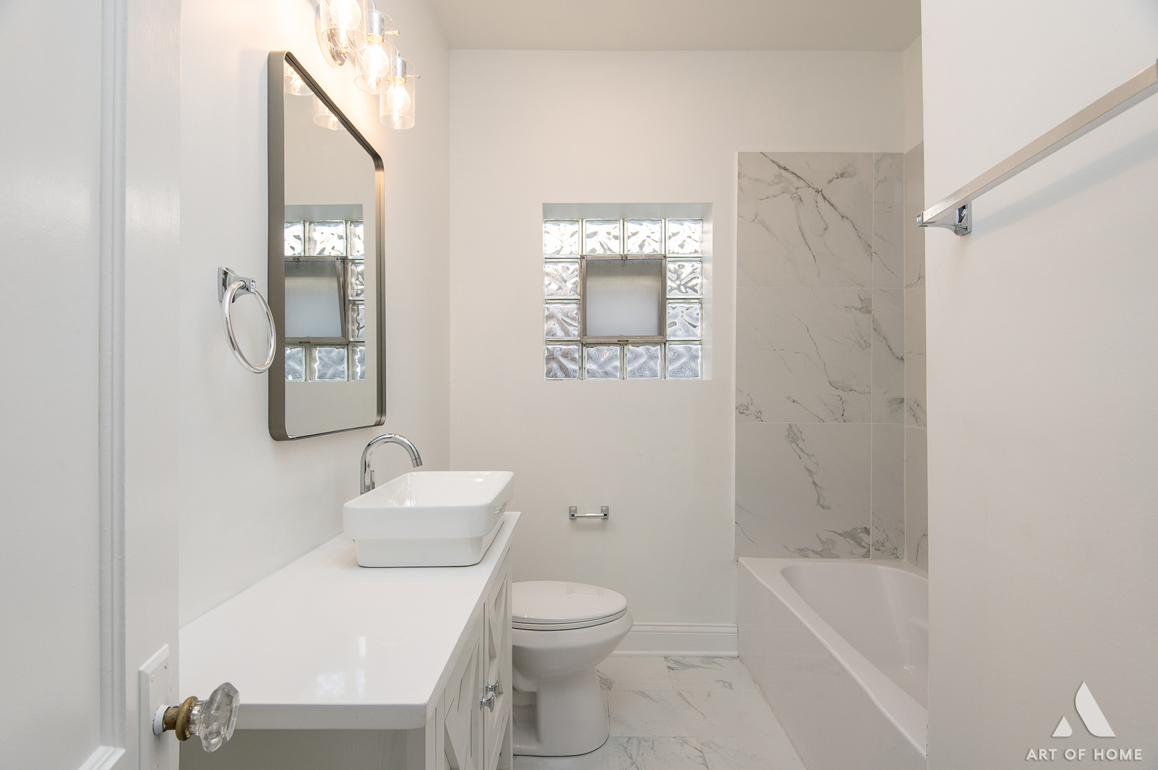 Berwyn, Illinois 60402, United States, 5 Bedrooms Bedrooms, ,3 BathroomsBathrooms,Residential,Active,241148