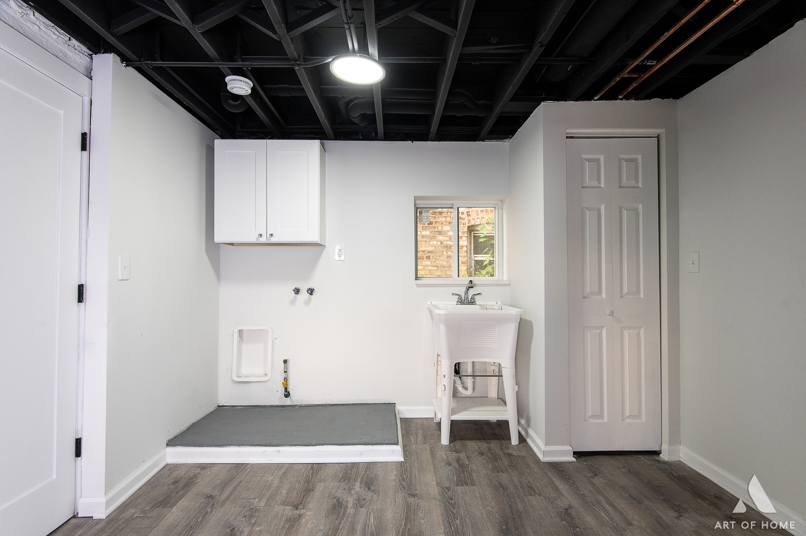 Berwyn, Illinois 60402, United States, 5 Bedrooms Bedrooms, ,3 BathroomsBathrooms,Residential,Active,241148