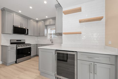 Tiny photo for 2848 N Mobile Avenue, Chicago, IL 60634 (MLS # 12516135)