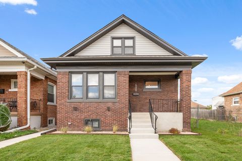 Photo of 2848 N Mobile Avenue, Chicago, IL 60634 (MLS # 12516135)