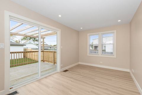 Tiny photo for 2848 N Mobile Avenue, Chicago, IL 60634 (MLS # 12516135)