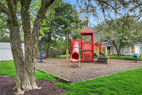 Tiny photo for 138 Concord Lane, Carol Stream, IL 60188 (MLS # 12617474)