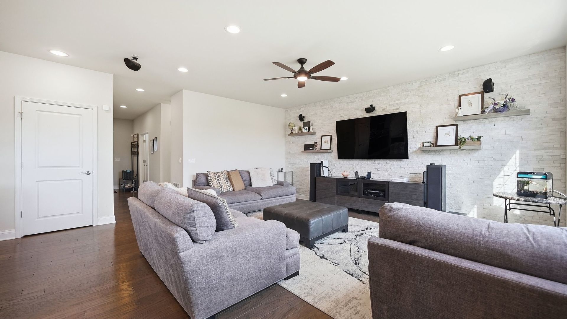 5 Palisades Boulevard