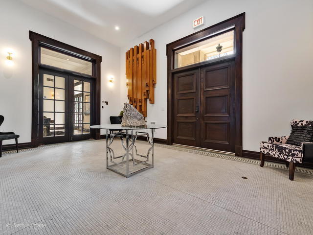 4840 S Dorchester Avenue 3