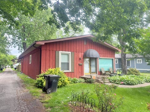Tiny photo for 1604 North Avenue, Metropolis, IL 62960 (MLS # 12641308)