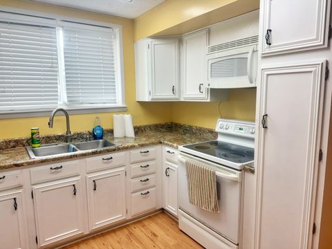 Tiny photo for 1604 North Avenue, Metropolis, IL 62960 (MLS # 12641308)