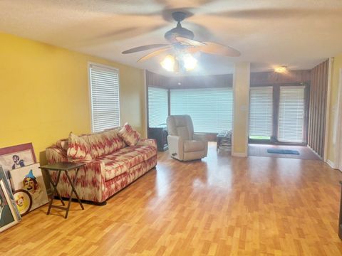 Tiny photo for 1604 North Avenue, Metropolis, IL 62960 (MLS # 12641308)
