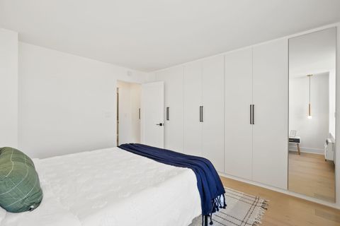 Tiny photo for 1460 N Sandburg Terrace #2001A, Chicago, IL 60610 (MLS # 12494694)