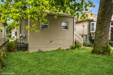 Tiny photo for 10052 S Lafayette Avenue, Chicago, IL 60628 (MLS # 12437751)