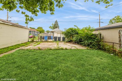 Tiny photo for 10052 S Lafayette Avenue, Chicago, IL 60628 (MLS # 12437751)