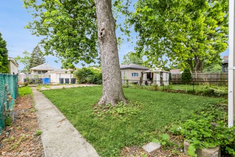 Tiny photo for 10052 S Lafayette Avenue, Chicago, IL 60628 (MLS # 12437751)