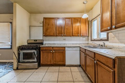 Tiny photo for 10052 S Lafayette Avenue, Chicago, IL 60628 (MLS # 12437751)